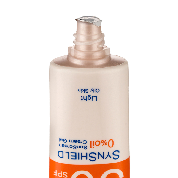  ژل کرم ضد آفتاب ساین اسکین - بژ روشن light -  پوست چرب SPF50 حجم 50 میلی لیتر | محافظت قوی + کنترل چربی - Syn Skin SPF50 